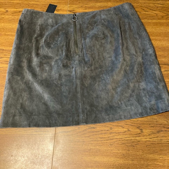 Blank NYC Suede Skirt. - Picture 6 of 11